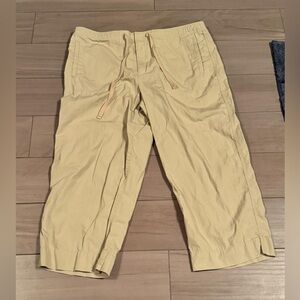 Chaus Beige Capris